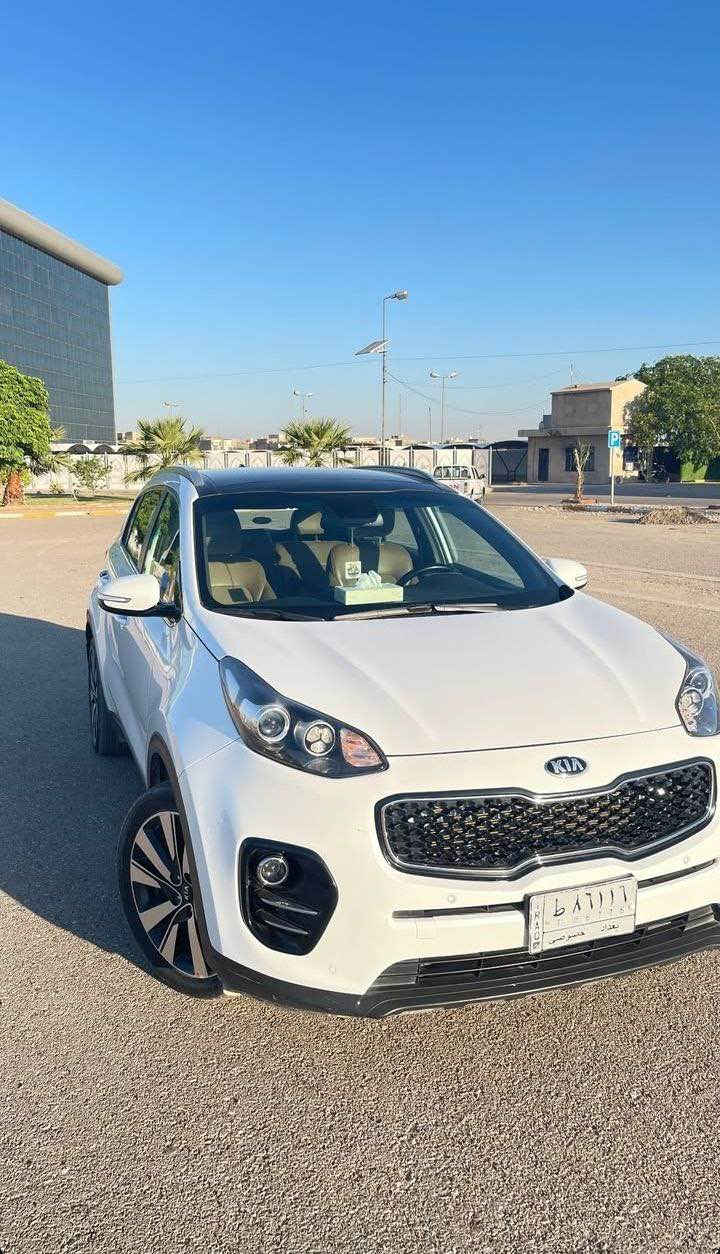 السلام عليكم 
للبيع سبورتج 2017 خليجي 
فول مواصفات للاخير 
رقم بغداد مميز
بصمه 
بصمه ابواب 
جنطه كهرباء 
محرك 2000دوش
كراسي كهرباء
مانع انزلاق 
اوتوهولد
هندبريك بصمه 
تبريد بيانو
شاشه لمس
حساس امامي خلفي
بنوراما
وبعد بيها خير من الله مواصفات 
السياره مكفوله من الصبغ والتبديل بيها فقد بارد باب السايق وبيها ملاحضات بسيطه شخط وسونر موجود الي يريد يراسل خاص ادزله سونر السعر 190 وبي مجال  للاستفسار *********** العنوان بغداد الغزاليه بغداد, العراق
