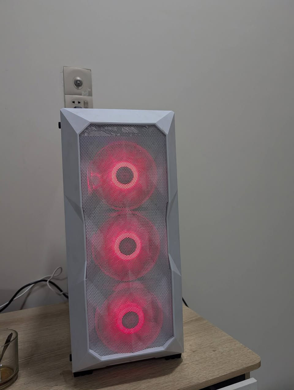 تجميعة Rtx 3070ti قوية تشغل 2k 
المواصفات:
Cpu: R5 5500
Gpu: Rtx 3070ti 8gb 3xfan
Ram: 2×8gb ddr4
M.B: b450 
Ssd: 512gb+512gb sata
P.S: thermalright 850w gold
مشغل عليها كل الالعب 2k فريمات 90 وفوگ
للتواصل واتساب ***********
او علق وانا ادخلك خاص
