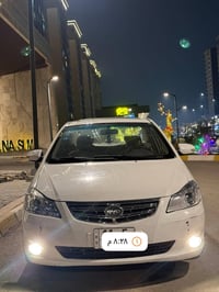 ٢٠١٦ • ١٨٠٠ سي سي • فتحة سقف