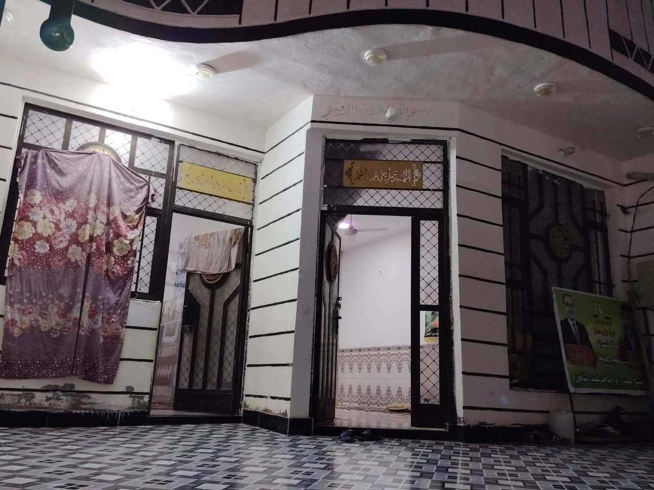 مساحة البيت 150 متر

غرفتين نوم وصاله ومطبخ واستقبال وصحيات داخلية وخارجية

البيت مرتب وجديد

للاستفسار الاتصال على ***********

***********
