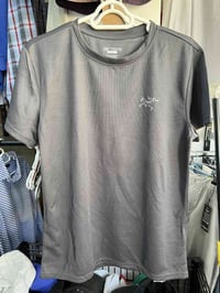 arcteryx orginal  size _M _L نظافە %100 رصاصی اسود  توصیل جمع بالە غیر...