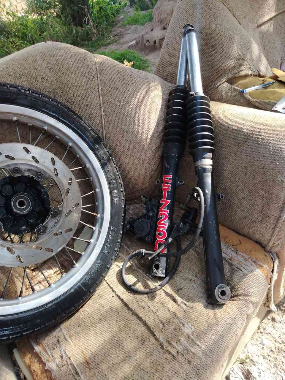 دسك كامل درجه أوله شغال لبيع توصيل موجود *********** بيه واتساب
