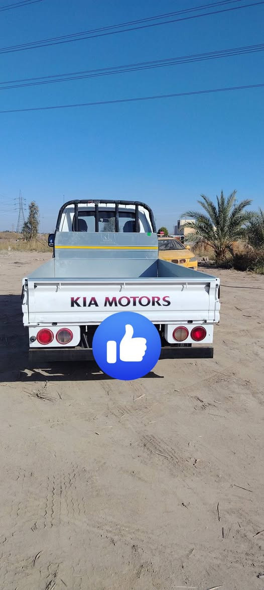 السلام عليكم ورحمة الله وبركاته سياره البيع موديل 2018سياره جديده  تخم تاير حداديه خير من الله مكينه شرط لا تبخير ولا تنقيص تبريد ثلج سياره جاهزه مكفوله كفاله عامه لا صبع لا تبديل شرط سياره برغي ما ناقصها تحويل ثاني يوم لاستفسار *********** او اسيا *********** وبيك خير وتدلل ابو حيدر رقمها قادسيه نكليزي بارد بس لأسود فقط
