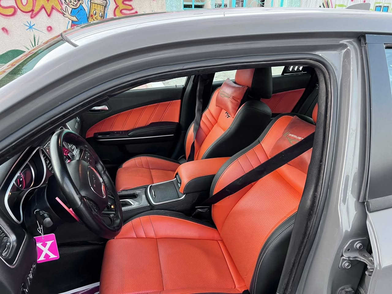 السلام عليكم
جارجر موديل ١٩اصل اصل 
حادثه جاملغ وبنيد بامريكاا 
مصبوغه تغيير لون بامريكا.  حته شغل وايد بدي شغل امريكا 
مكينه ٥٧٠٠  خرسه مكفوله مع الكير جديد 
كشنات حضن كهربائيه
فووول سياره عده تنته 
تخم تاير  مع حداده رزانه فووول 
شاشه جييره   معرب
شفتات ستيرن 
تشغيل عن بعد 
سماعات دمام 
كزوز رعب ريمونت سعره ٥ورقات
بيه هواي مواصفات 
سياره جديده مال بيت مال واحد جناي 
سياره بسمي تحويل ثاني يوم 
السعر ١٦٨ وبيه مجال للشراي***********
