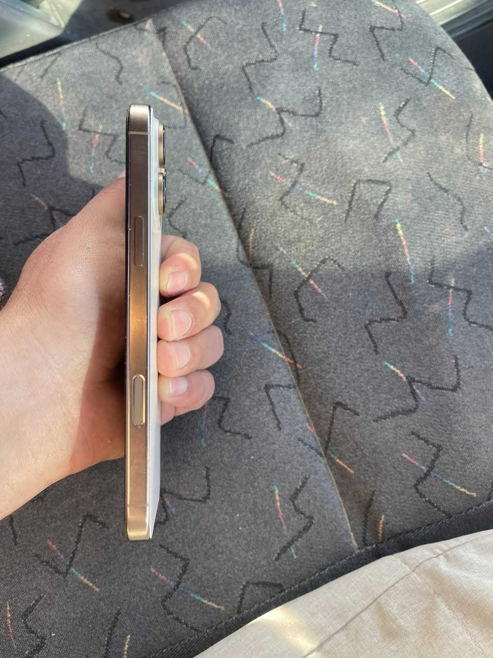 ايفون 16 برو ماكس دبل شريحة جهاز ما مفتوح بطارية 99 ذاكرة 256. جهاز نضيف بيه فقط فطر خفيف بالضهر السعر مليون و250 الف 
المكان الضلوعية 
***********
