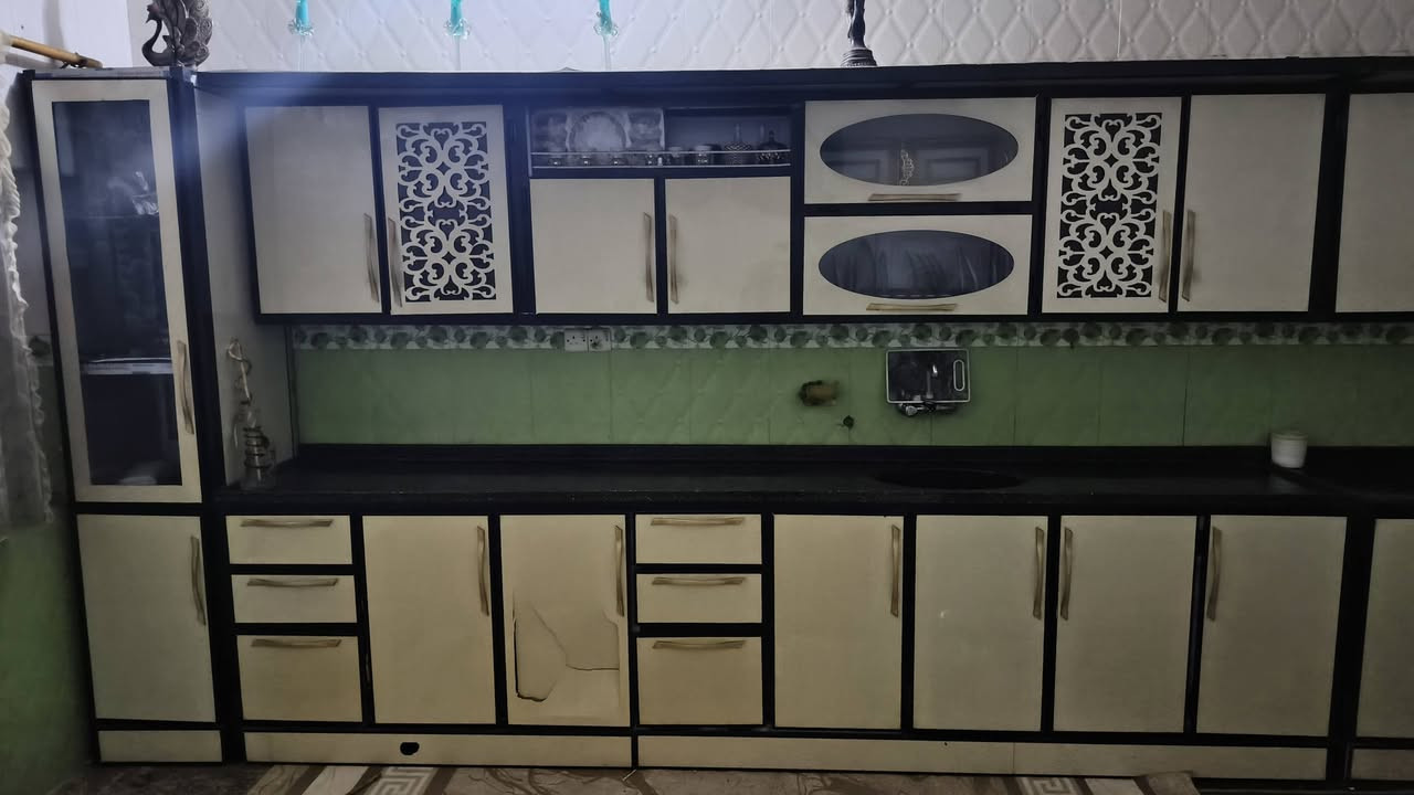 كاونتر للبيع تفصال نضيف كولش
***********
