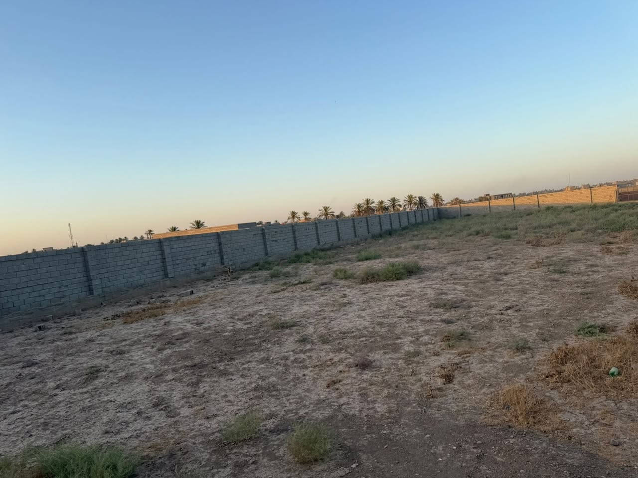 سلام عليكم
أرض زراعيه للبيع ركن 
الموقع صلاح الدين قضاء بلد مدخل ٣ على الشارع تبليط
تفاصيل الأرض
جنس عقار ملك طابو زراعي سند ٢٥
المساحه دونم و ١٠٠ متر او اكثر
الواجهه ٤٠ متر
مسيجه بالبلوك
للاستفسار الاتصال على الأرقام التاليه
***********
***********
او مراجعة مكتب التمار للعقار الواقع شارع المحطه محلات الحاج
