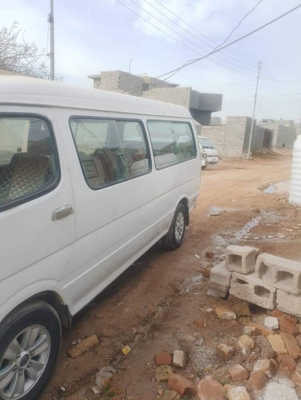 السلام عليكم جنبي اج وان موصليه بيها محرك ونجي كايم كير اكسل مكفول كهربائيات كامله  غرفتها حلوه السعر 25 المكان البياع الشرطة الخامسه للتصال ***********
