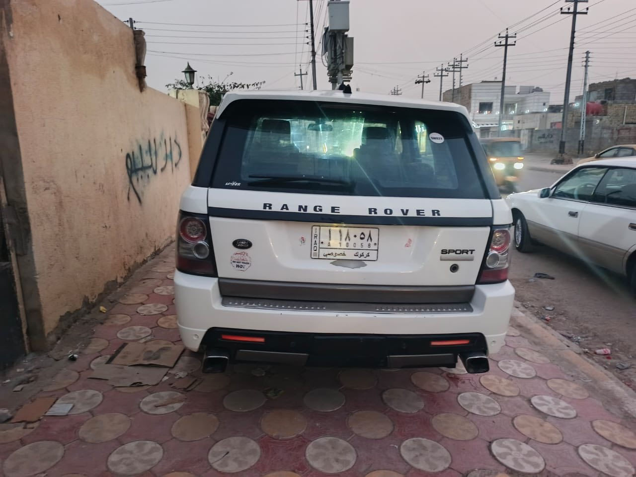 رانج 2012  راعيهة ابغداد مكان السياره ميسان السعر 90 وبيهة مجال  السياره مكينه كير صدر كله شرط الكفاله مكلف بنشر.  رقم راعيهة
 ‭0770 739 9976‬  
بيع او مراوس مكلف بلنشر
