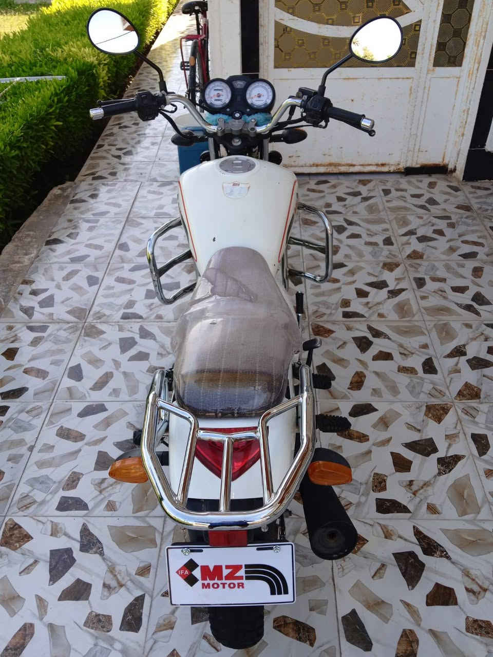 ماطور AH للبيع محرك 200 الموديل 2020السعر مليون 300 وبيه مجال رقم الهاتف ***********
