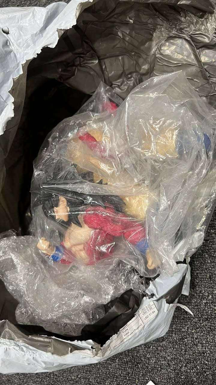 فخامة هذا المجسم وزنه كيلو 
مجسم لشخصية سون غوكو (Son Goku) في هيئة سوبر سايان (Super Saiyan 4) من سلسلة الأنمي دراغون بول جي تي


**إذا كنت صاحب هذا الإعلان وتريد حذفه لأي سبب، رجاءا أرسل رسالة إلى الدعم الفني**