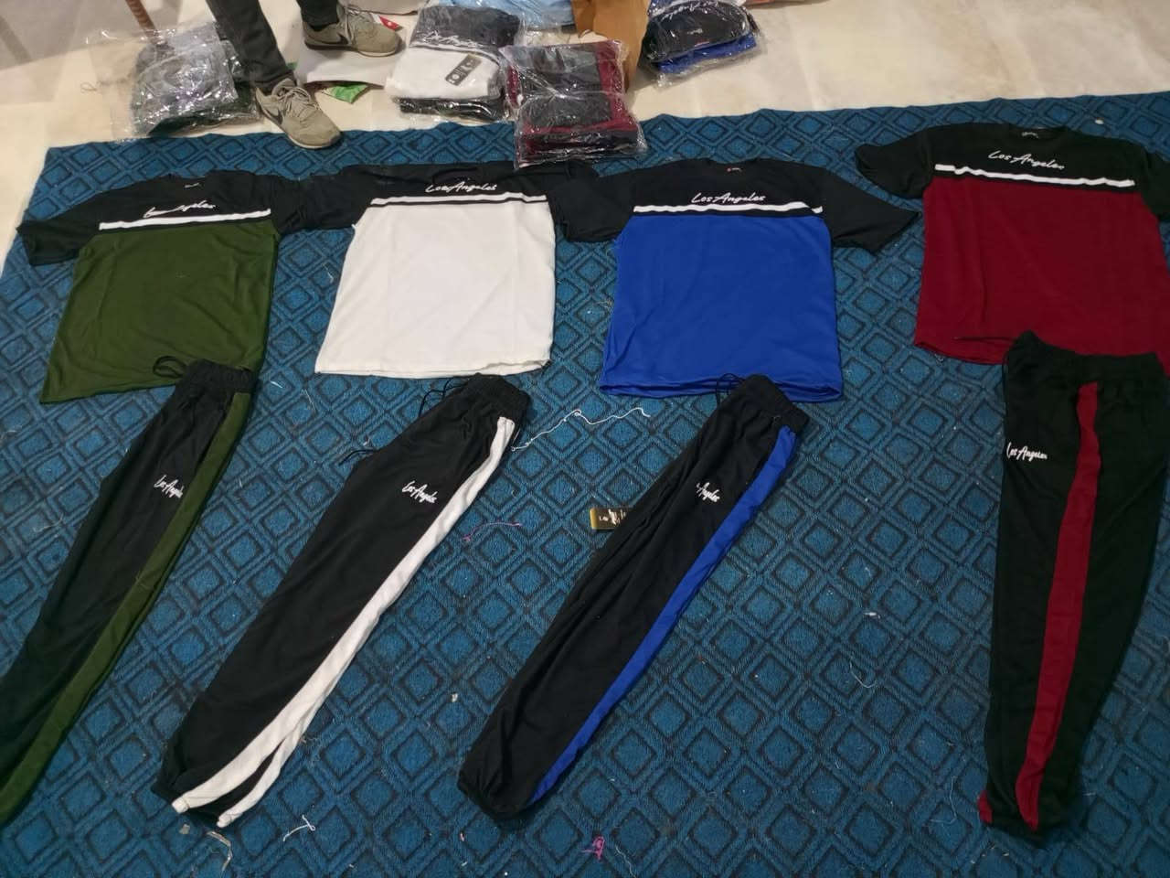 ترينج رجالي سمر ميلتون ظهر مبرد موديل النصين   من لارج ل3 اكس 
ب125ج كميات 
ب130ج من 3دست


**إذا كنت صاحب هذا الإعلان وتريد حذفه لأي سبب، رجاءا أرسل رسالة إلى الدعم الفني**