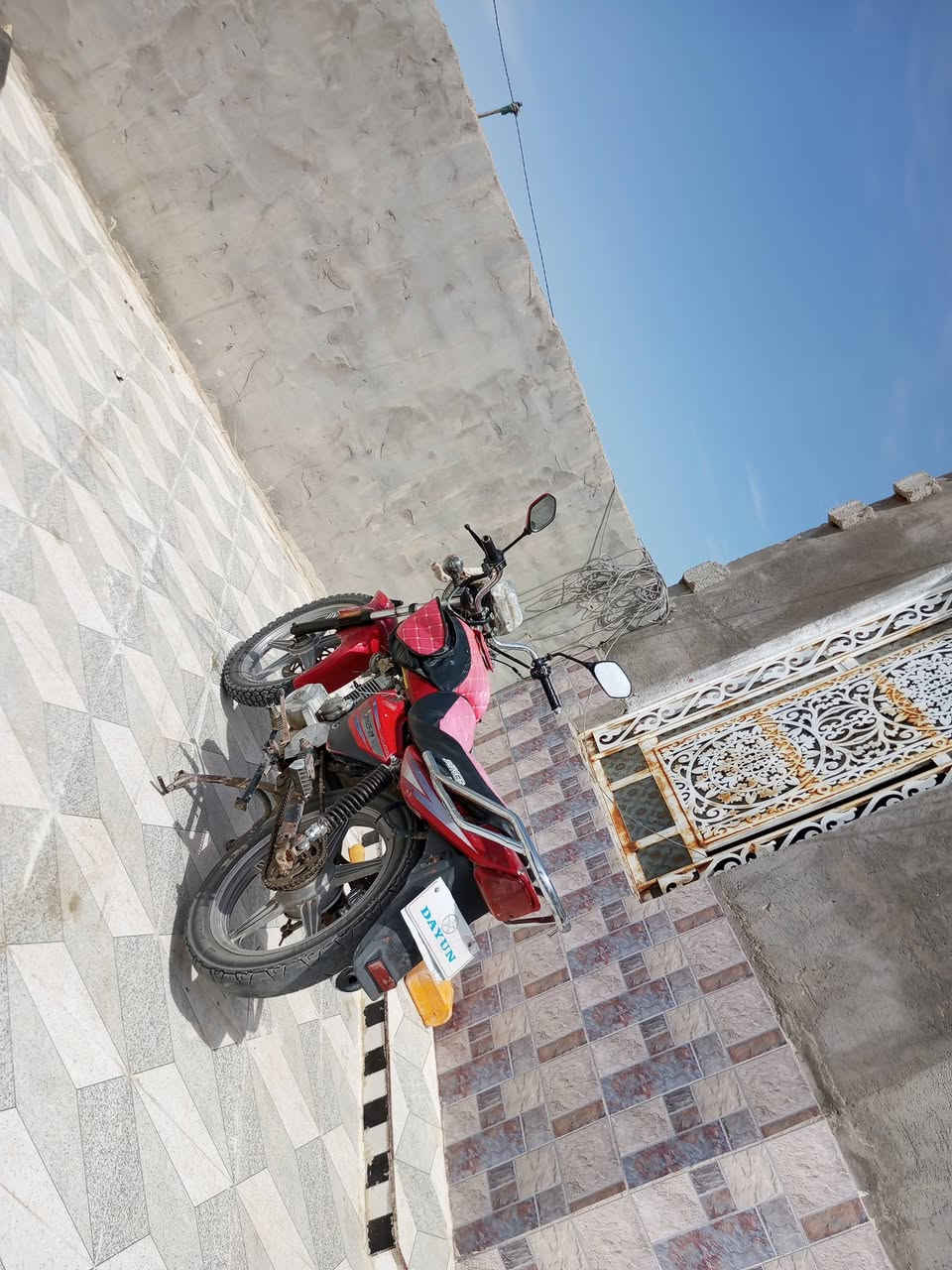 السلام عليكم  دراجه البيع موديل 20 مكينه مامفتوح   بيهه خيط تبخير كلك   العنوان. غضاه الصلاح  الرقم ***********السعر  475وبيه مجال
