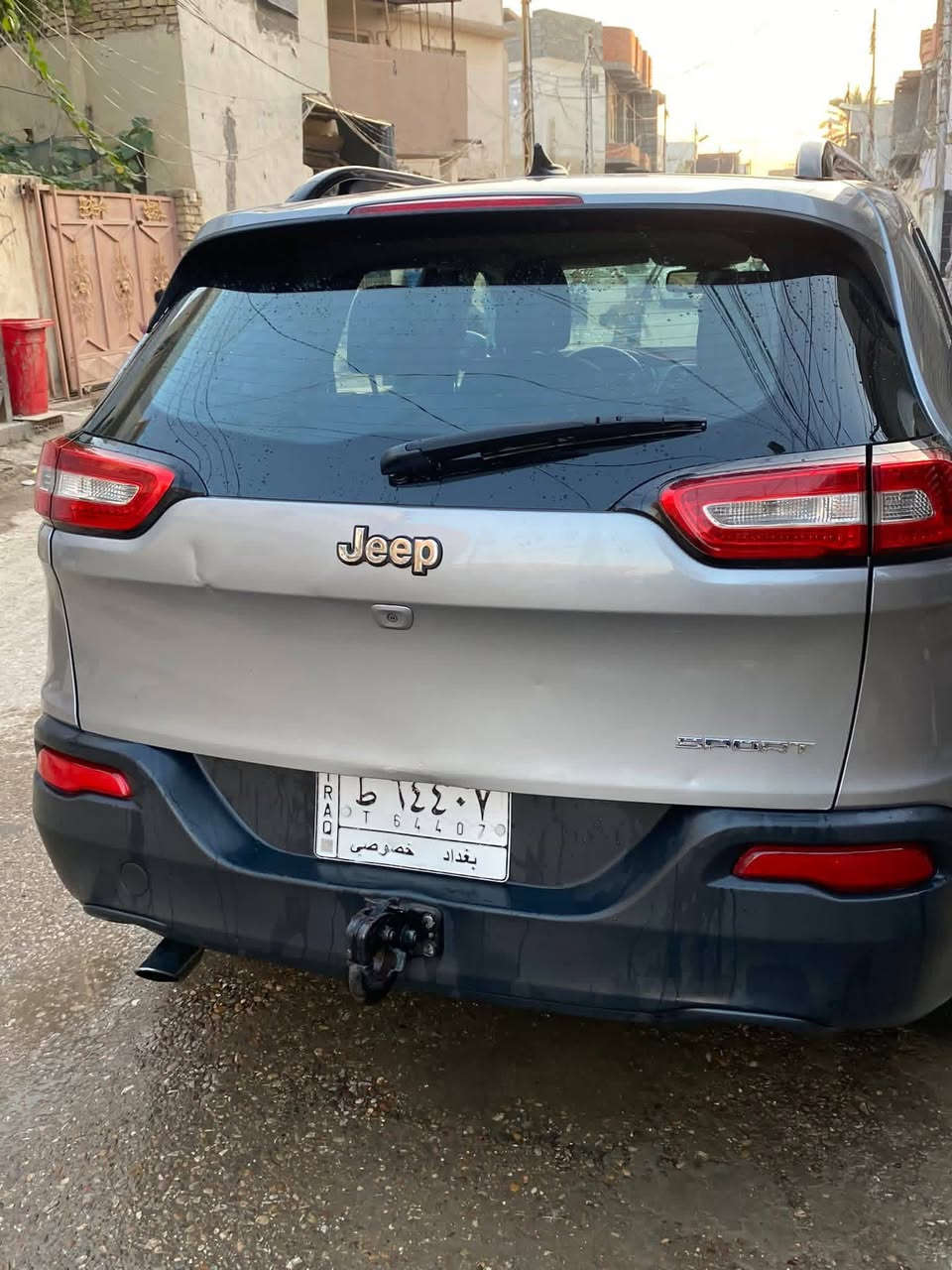 سلام عليكم
جيب شيروكي 

موديل 2017 

ضرر جاملغ امامي جهت سايق باب السايق فقط رش رقم بغداد ب اسمي تحويل مباشر مكاني ديالى بعقوبة المركز سيارة 4سلندر 
السعر 128 مع مجال بسيط 
للاستفسار *********** 

واتساب متواجد ***********
