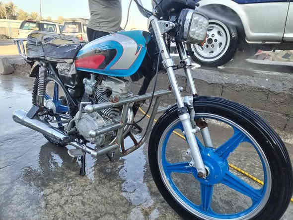 السلام عليكم اخوان
دراجة نامة
دراجة يرادلها ترتيب
اوراق كاملات الجوملاغ موجود بس ما شادة
موديل 2014
السعر 225 الف مستعجل عل لبيع التصال او الاستفسار عل رقم ***********
