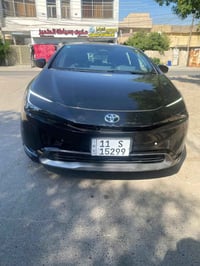 Toyota prius 2024 limited السيارة واحد على واحد  لون اسود  المحرك والأ...