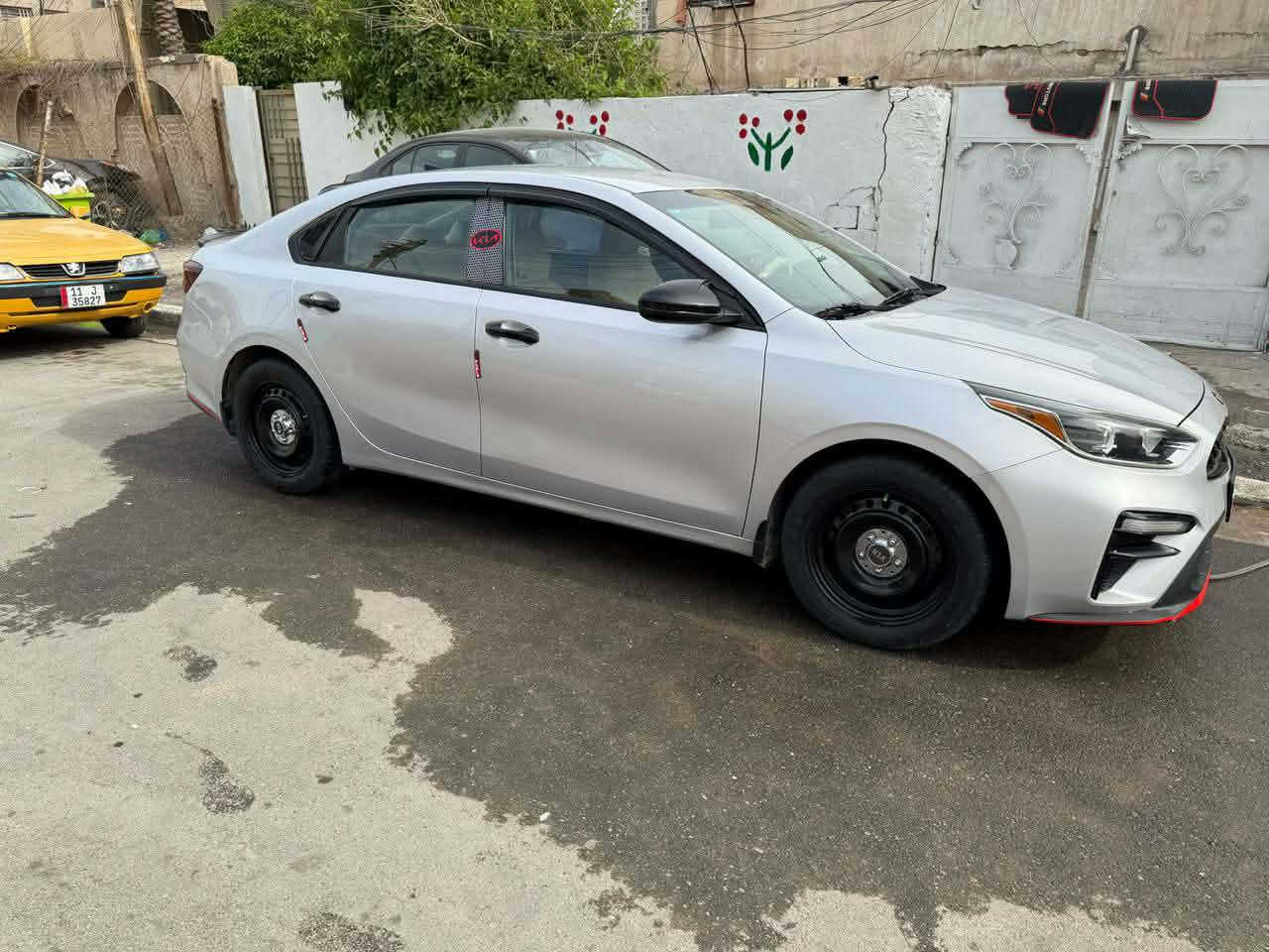 للبيع فورتي مصبوغه عام اصفر اجه قرار ورجعوها بهذا لونها كير مكينه كله مكفول السعر ١٠٥ وبيها مجال بسمي تحويل ثاني يوم موديل ٢١ مكاني بغداد حي العامل ‭٠٧٨٣ ٨٢٥ ١٧١٩‬
