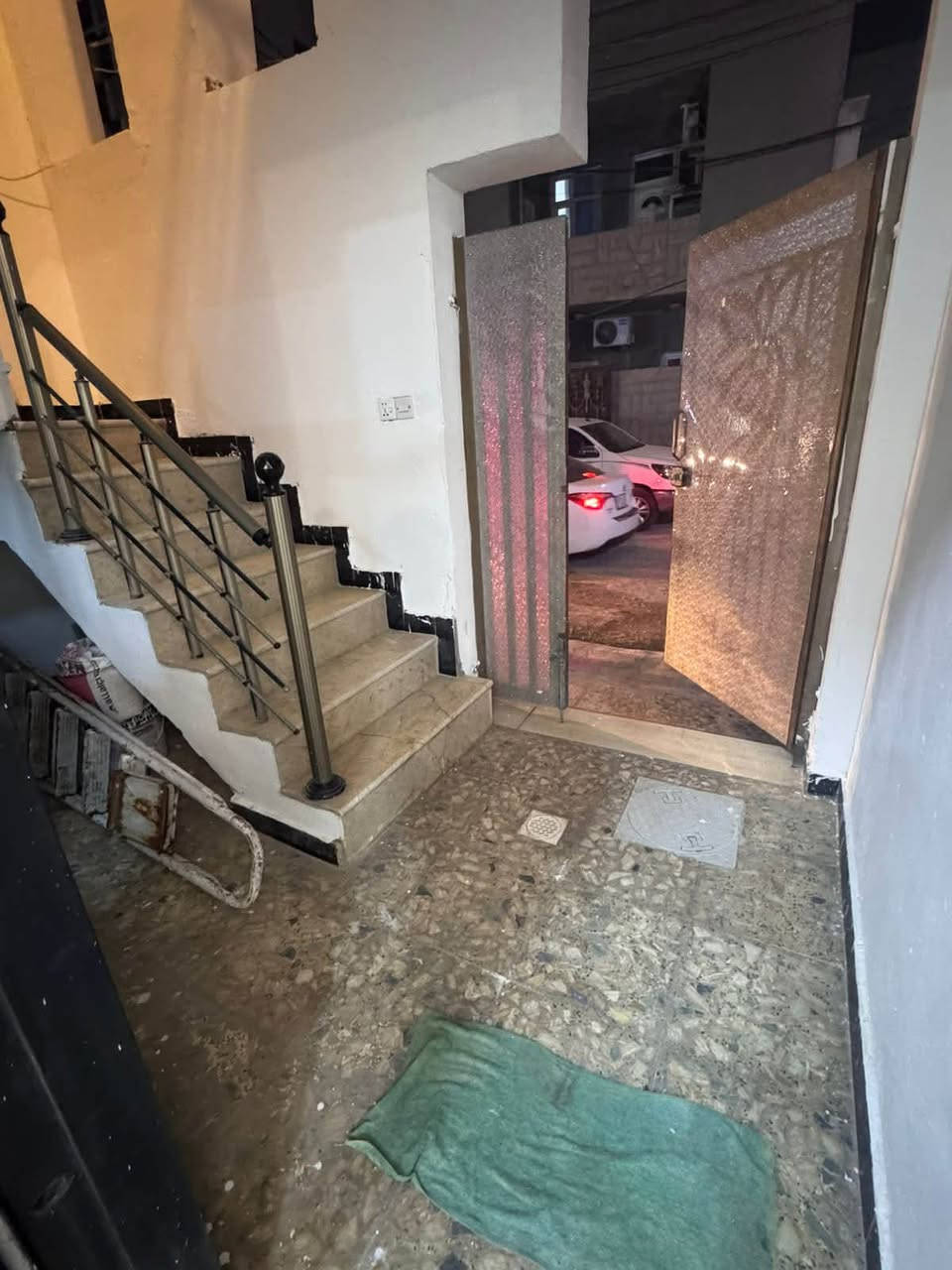 � للإيجار في السيدية
وحدة سكنية طابق ارضي ، نظيفة وجاهزة للسكن.

🔹 تحتوي على:
✅ غرفه نوم
✅ صالة
✅ مطبخ
✅ خدمات

💰 الإيجار: 550 ألف دينار عراقي

📞 للاستفسار: ***********
🏢 مكتب حلم عقاري للوساطة العقارية
