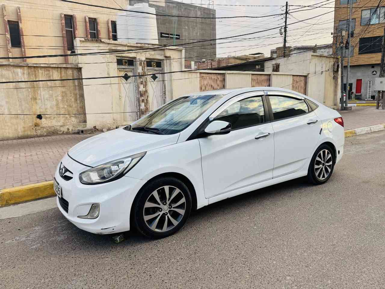 سلام عليكم 
اكسنت موديل 2015 خليجي
فول موصفات فتحه تحكم ستيرن شاشه كامره 
رقم بغداد دولي مشروع وطني 
سياره كفاله لا صبغ لاتبديل 
محركً1600قطرتين 
سياره جاهزه ومال جناي كل نقص مابيه 
السعر ١١٤ وبيه مجال للشراي 
اي ستفسار اكثر اتصل ***********
#مكان سياره كربلاء
