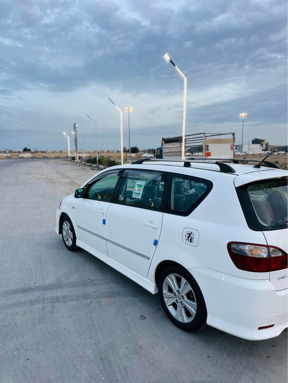 سلام عليكم 
ابصم فراشه  كرستال مديل 2003شاصي 12 رقم 
رقم بصره دولي بسمي هزه جديده 
توويل اصل 
محرك جديد تو مشدود 
كير حداده تبريد. تخم تاير 
سياره كفاله ضربه لعيب شرعي
مكان سياره  بصره طويسه قرب محطه وقود ⛽ لارسا 
ملاحظه مكلف بلنشر 
رقم صاحب سياره 
*********** البصرة, العراق
