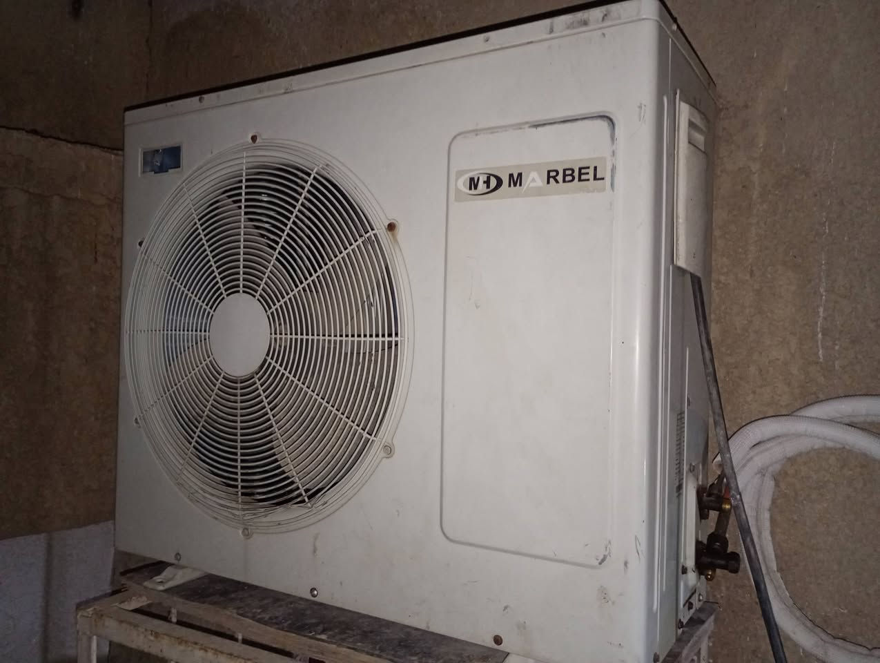 سبلت طن ونص شرط الشغل والتبريد
السعر 250 العنوان شارع ميثم التمار
***********
