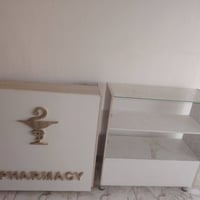 فاترينات مستعملة شهر واحد فقط   سعرها مليون وربع   عددها ٧ رفوف  وفاتر...
