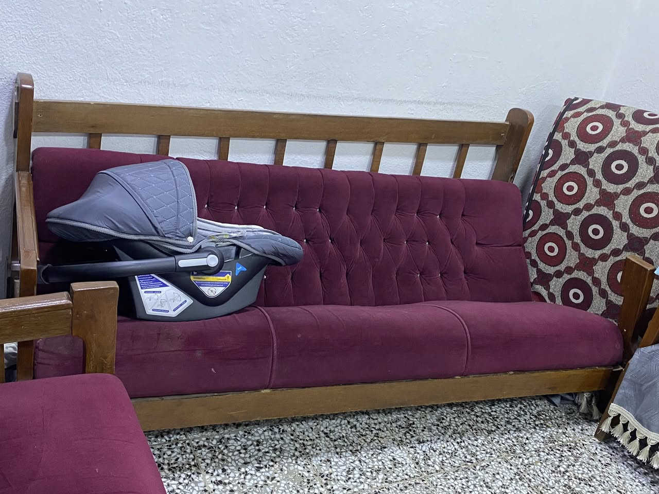 سلام عليكم قنفات صاج عراقي للبيع سعر ١٠٠ الف. ٤ كراسي و٢ ابو ٣ يعني ١٠ مقاعد كله عنوانبغداد الحريه  واحد من ابو ٣ يده فالته مالته فقط


**إذا كنت صاحب هذا الإعلان وتريد حذفه لأي سبب، رجاءا أرسل رسالة إلى الدعم الفني**