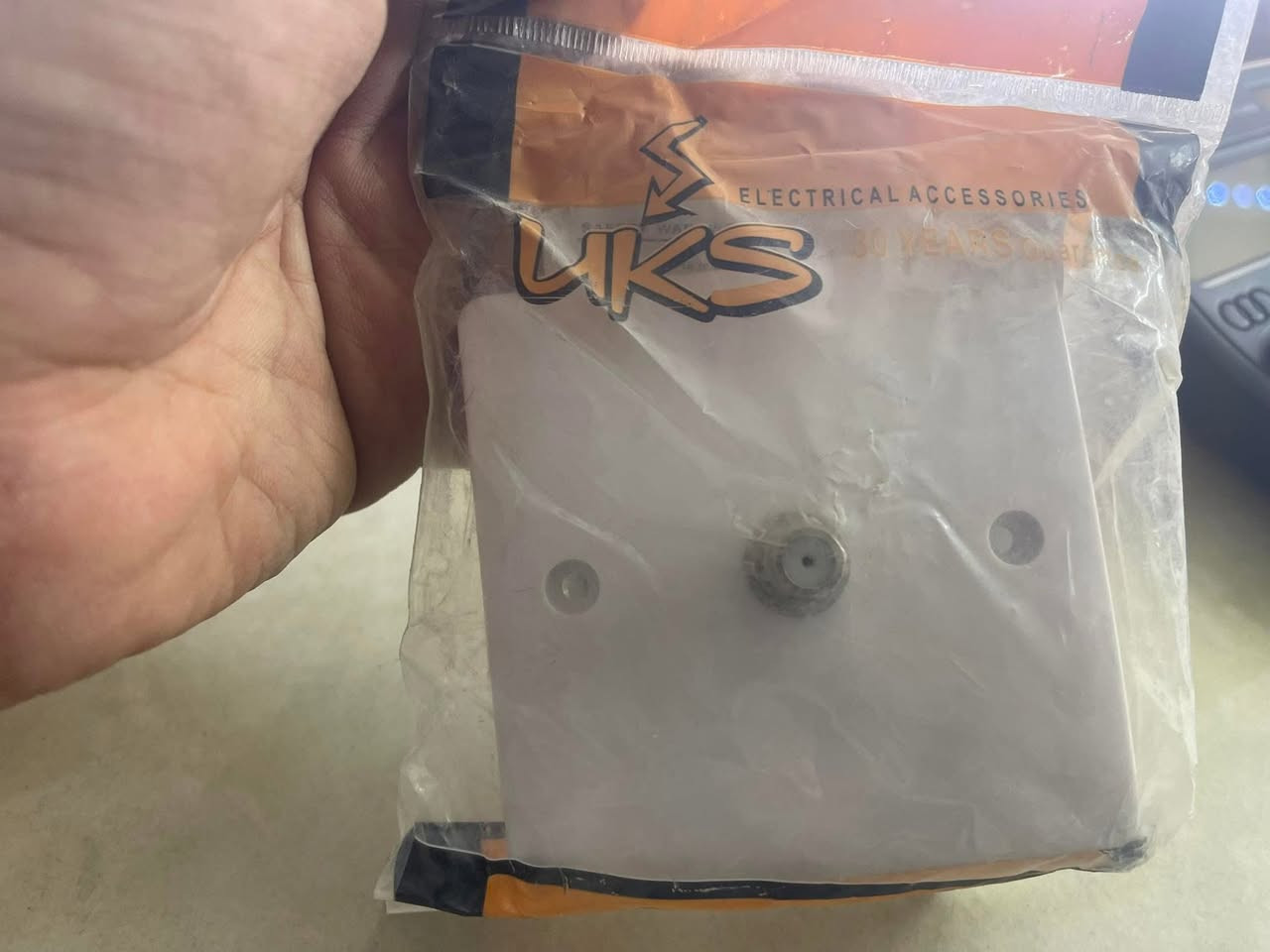 متوفر سويجات متنوعه اصليه سعر القطعه ١٠٠٠ دينار
***********
***********
