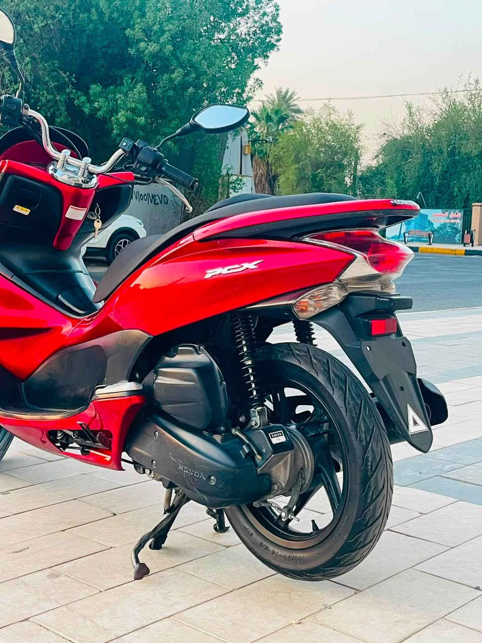 دراجه pcxجيل اول مكينه 125  دراجة  كلها ابلاديه شرط النضافه دراجهة مال رمبه صار الها أسبوع  نازله من المعرض المديل 2016 ماخذها رمبه اوراق المعرض موجوده يعني مو مال شارع 
حساس ازدحام سويجات ٢ الدراجه كفاله عامه الدراجه على ايدي شوفت عينك بل بيت ياباني الاصليJF جديده شرط الوكاله***********
السعر1500 بغداد, العراق
