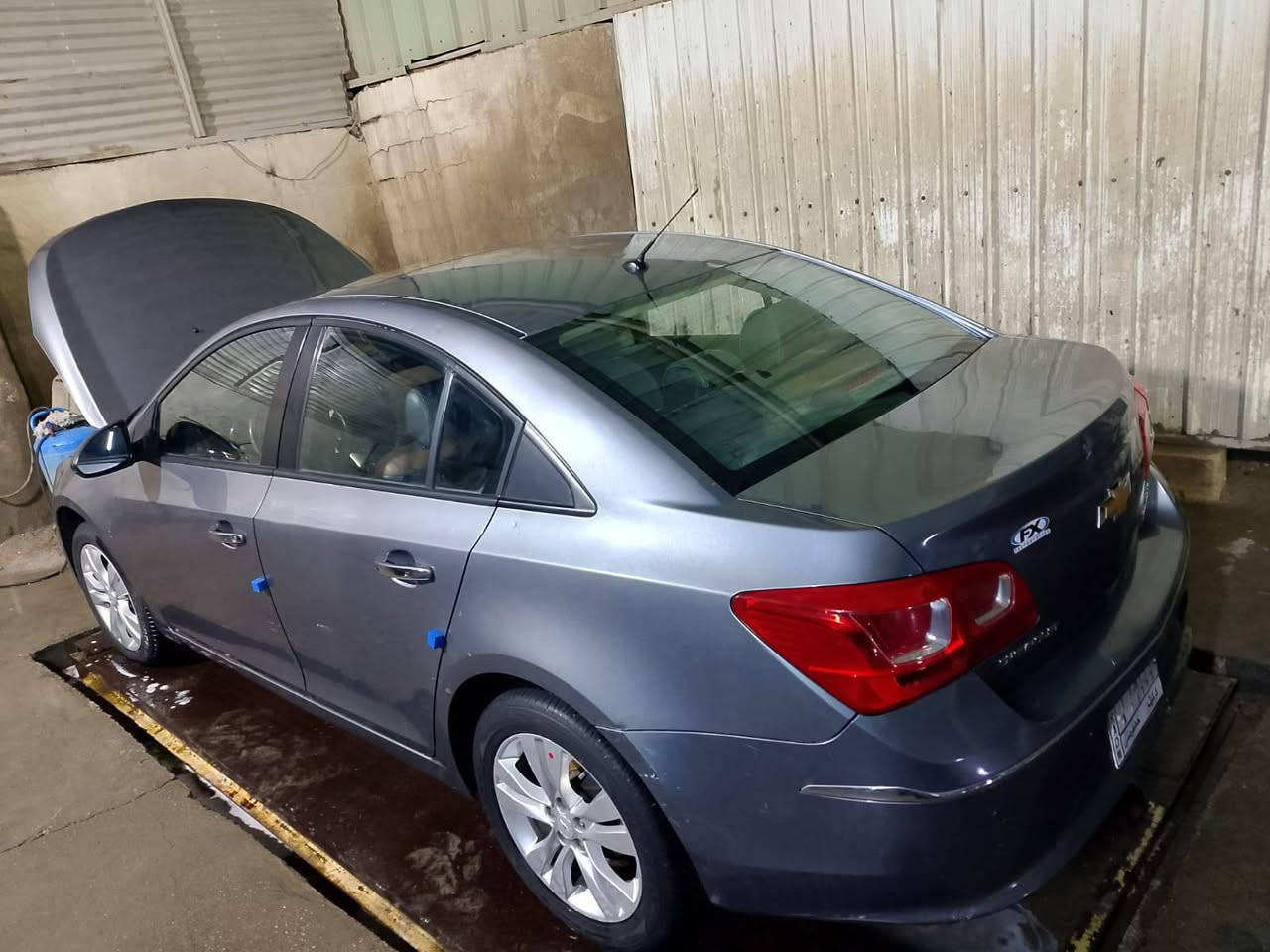 شوفر ليت كروز ٢٠١٨ فول مواصفات متؤمه طبق الاصل والسيارة ما عليها شبها ابد 
سعرها٤٥ بيها مجال شي بسيط
***********
بغداد البلديات
