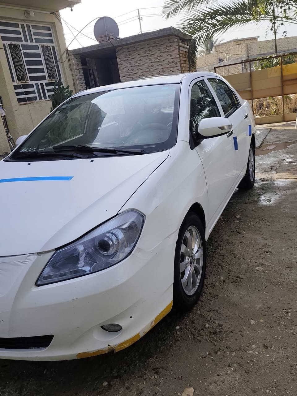 السلام عليكم 🤚
بي واي دي موديل 2013 فول مواصفات 
حداديه محرك كير اوتماتيك غرفه جديده مكينه جديده 
بيها طخه بجاملغ الامامي فقط ودحجه بصيطه بجاملغ الخلفي غيرها 
ماكو اي شي بسياره مكاني بابل السعر 52 وبيها مجال شي قليل 
***********
