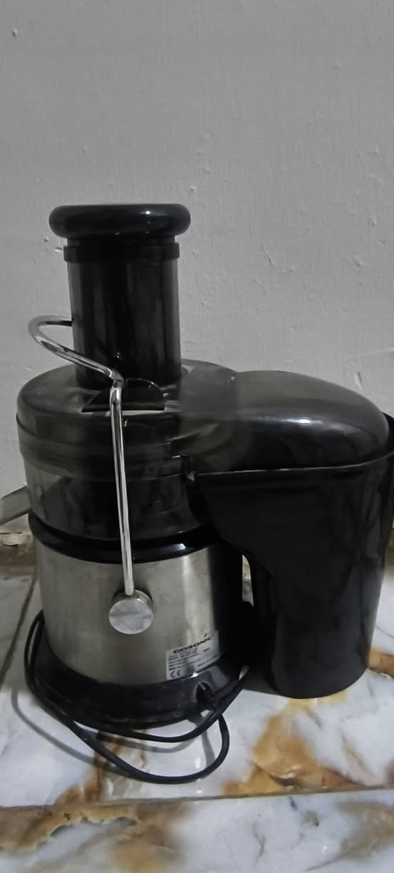 فريجيدير عصارة وخلاط FD5181، 220-240 فولت، اسود، 400 واط، سرعتين + مفتاح نبض، حاوية لب 1.5 لتر، وعاء خلاط 1.5 لتر، جامع عصير 550 مل، شفرات من الستانلس ستيل، جهاز قفل امان
45


**إذا كنت صاحب هذا الإعلان وتريد حذفه لأي سبب، رجاءا أرسل رسالة إلى الدعم الفني**