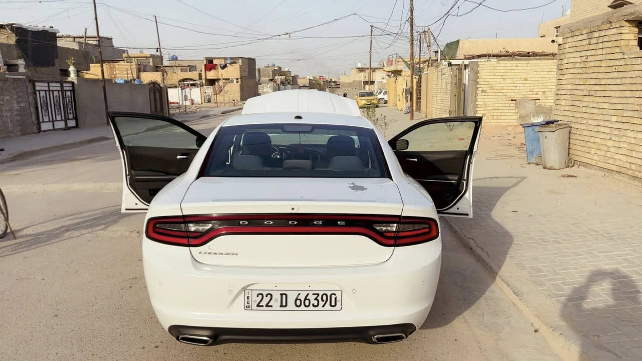 السلام عليكم دوج جارجر موديل 2019اكلين بيه بس بارد بلباب لوره السايق مواصفات SXTمكينه3600تخم تاير حداديه كامله رقم جديد تحويل مباشر السياره باسمي متواجد ع فيس وع رقم ***********
