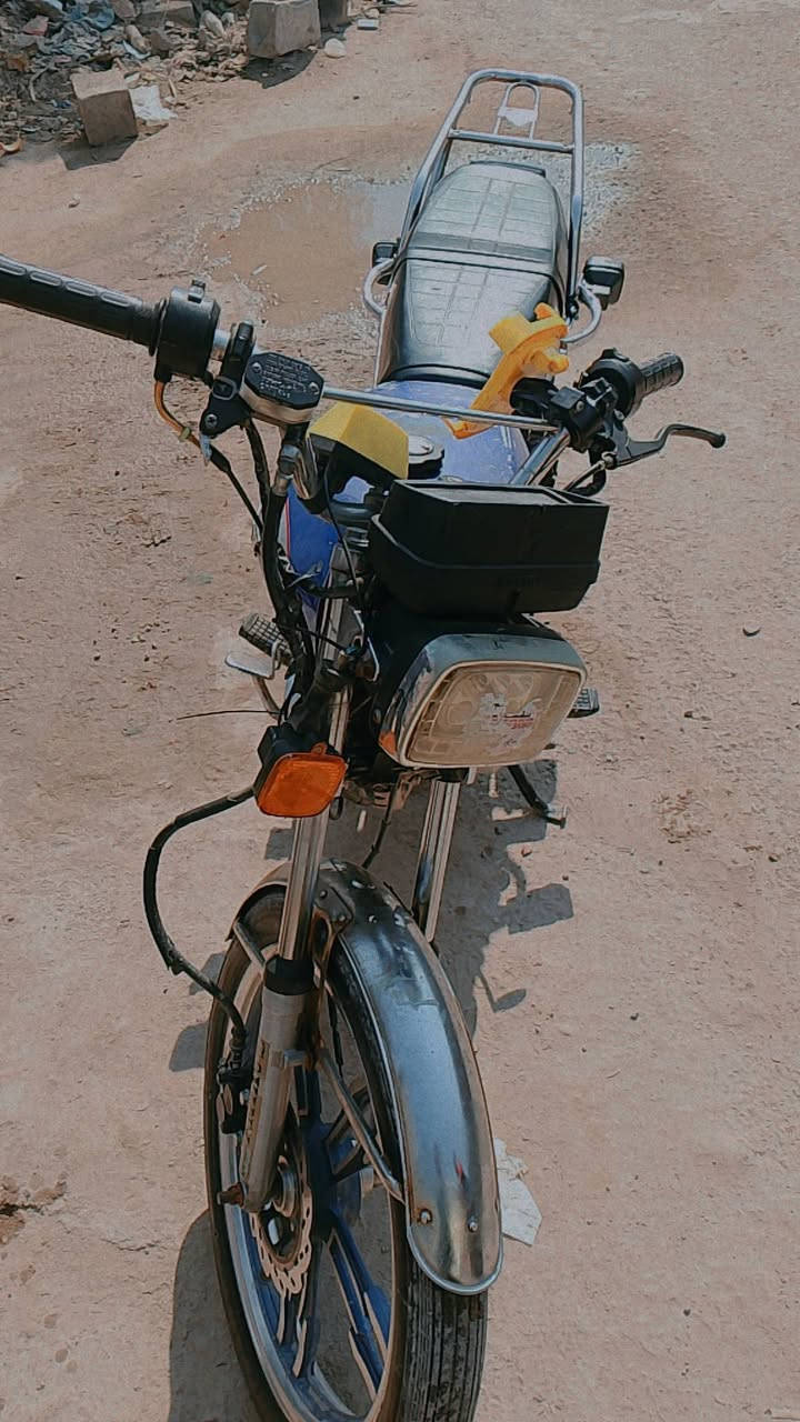 السلام عليكم دراجه 5 كير
مابيهه نقص كالمه بدون اوراق ***********
