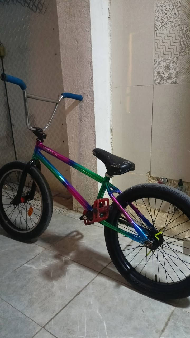 السلام عليكم بايسكل bmx للبيع
فقط المكينه تحتاج الا تبديل ولباقي كله نضيف 
السعر 125 وبي مجال او مرواس مكان بغداد الشعب 
للتواصل خاص


**إذا كنت صاحب هذا الإعلان وتريد حذفه لأي سبب، رجاءا أرسل رسالة إلى الدعم الفني**