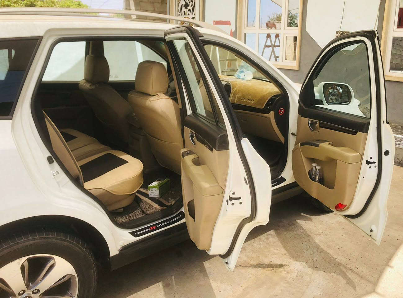 السلام عليكم.. للبيع سنتافيا 2012 خليجي محرك 6..شرط المحرك والگير.. رقم نينوى الماني شرط التحويل.. بيها صبغ مكانات وتعديل بارد قليل يم السلايت بالسقف
المواصفات 
سبعه راكب
تبريد 3 قطع
كشنات جلد+ كهرباء
سلايت
مرايات شفط 
بصمة ابواب + صندوق
تبريد لمس
تحكمات استيرن جهتين 
كروز.. قفل سرعه.. 
حساسات خلفي
لايت زينون اصلي
داخل صحراوي
ــــــــــــــــــــــــــــ
السعر 135 بيها مجال شي قليل.... التواصل  *********** واتساب.. مفتوح
