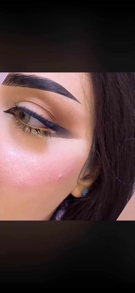 الحواجب ب٣٠ 
مدعوه ميك أب وتسريحه ثريدي 35الف 
مدعوه ميك أب وتسريحهvip0 الف 
اكرلك 💅🏻 حسب الطلب  جميع انواع الدزاينات 15 الف فقط
 
تنظيف بشرة ملكي عميق 25
تنظيف بشره عادي 15الف فقط
 
حف وجه خيط أو شمع 7 آلاف فقط 

قص الشعر💇🏻‍♀️ جميع القصات 10 آلاف مع شسوار 
صبغ الشعر قصير 15 
وسط 25
شعر طويل 50
بدون تفتيح 
ميش الشعر حسب طول الشعر 
يبدأ من اقصر شعر 30  الف فقط 
ميش سليفون شعر وسط 50
ميش سليفون شعر طويل 75
ميش قبعه 25 شعر طويل القصير 25
معالج بارد للشعر بدون كبس 25 جميع اطول الشعر 
⭕ عنوان صالون ضل الجمال Dhal Al Jamāl  حي الميثاق فرع ثاني قرب حلويات وتار 
  
 ☎️🤍🔥✨


**إذا كنت صاحب هذا الإعلان وتريد حذفه لأي سبب، رجاءا أرسل رسالة إلى الدعم الفني**