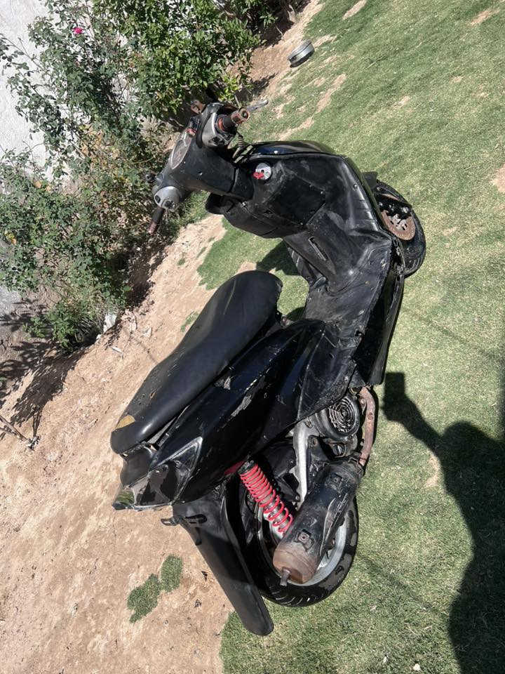 السلام عليكم 
سكنس نثيه كوم حديد للبيع 150 
المكان قرب مجمع بسمايه 
***********
