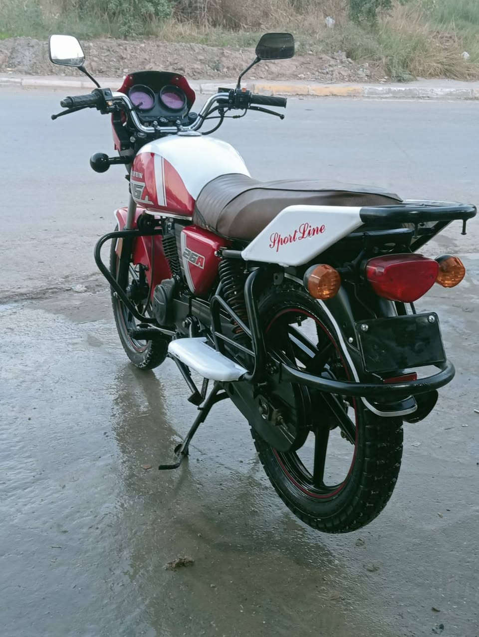 السلام عليكم دراجه دايوان 2023 مرقمه كامل   دراجه فول موصفات كهربائيات كلها شغاله مكاني ديالى بعقوبه ♧***********♧
