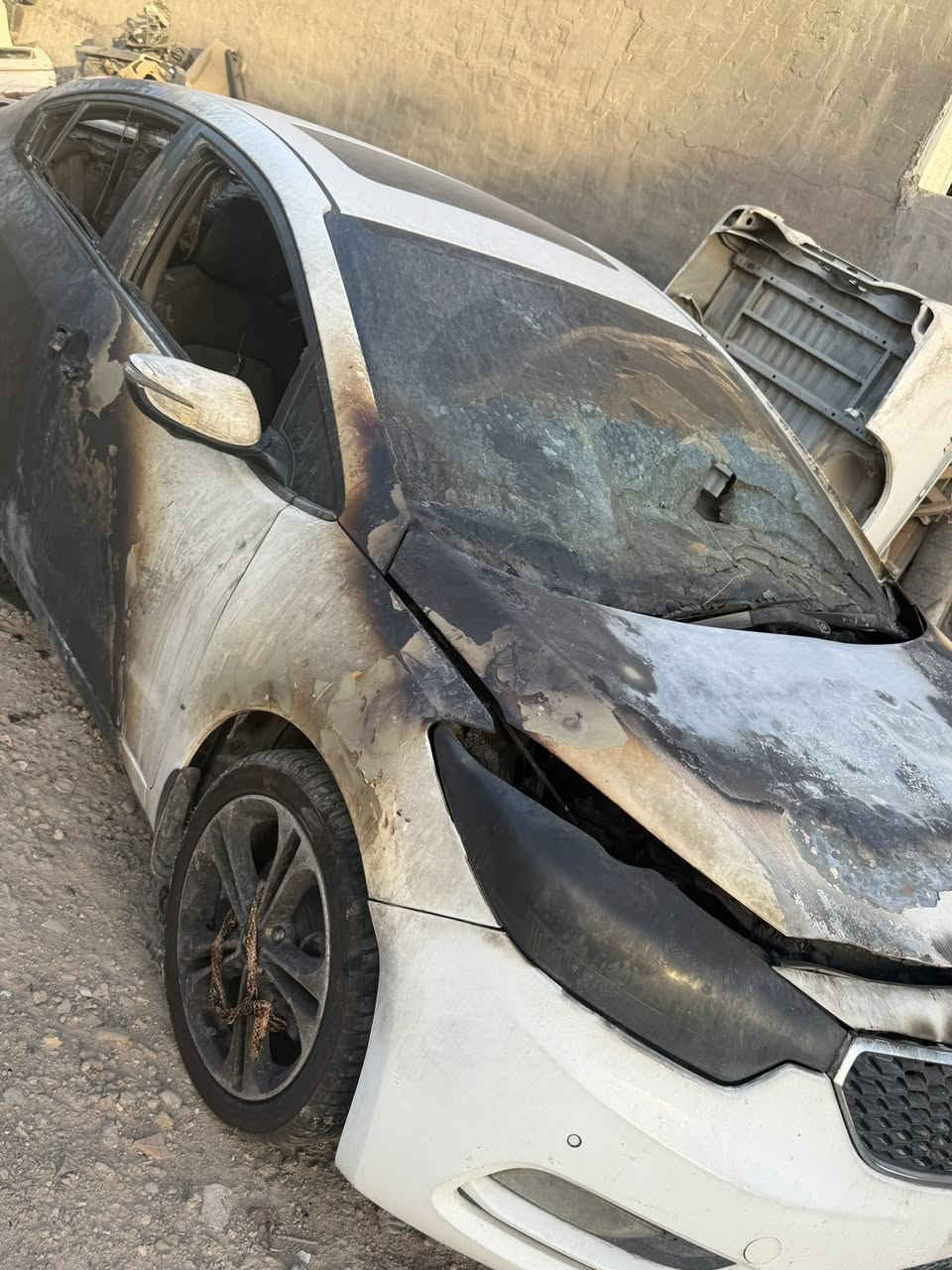 للبيع سيراتو 2015 للبيع 
صار بيها حادث حرق ابيع ع وضعها 
رقم أربيل بسم جوهرة بخيت 
مكينة 1600
مكان سيارة بغداد 
***********
