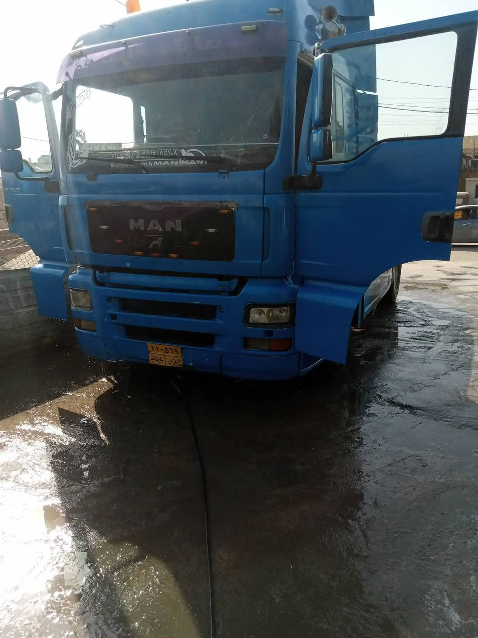 السلام عليكم مان موديل 2004 كير اوتو مكينه حجم 480 كورات  لا صرف ولا بخار هاف ريتادير  بس عاطل الريتادر ؟ سنويه ساقطه رقم سليمانيه مربوطه براد شعار بالسنويه موضح بالفديو كلشي السعر ٧٥ ورقه مكاني بغداد زعفرانيه للاتصال *********** وبي وتساب متواجد بكل وقت هله بيك
