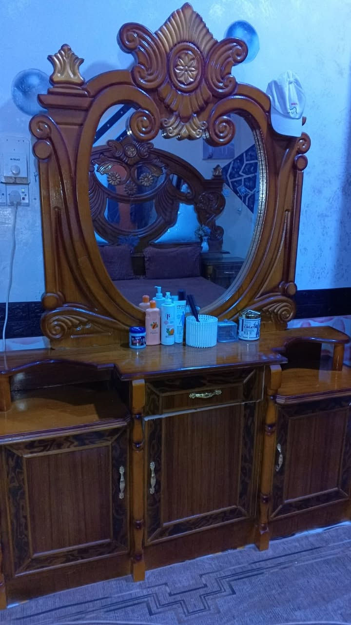 آلسلام عليكم غرفه اخشاب تفصال مابيهه اي نقص ولا متعوبه عنواني بصره تحديًا گرمه علي 
السعر مليون وبيهه مجال 
هاتف ***********8 
@إشارةالجميع
