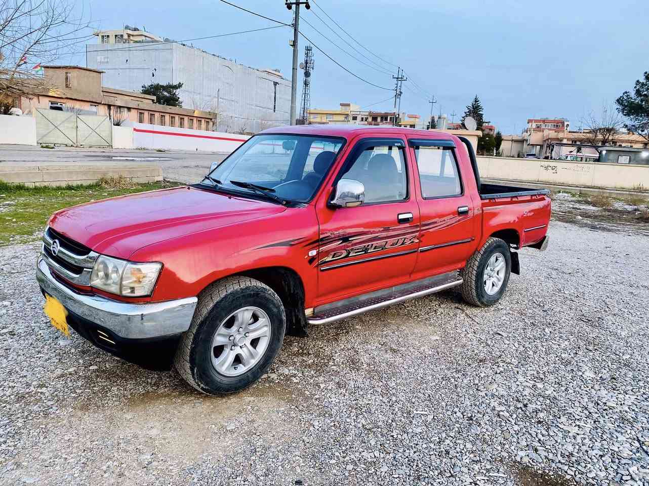 پیــــــكاب دێر مۆدێل ٢٠١١ بەخاخ
نــــــاو ســـوور چـوار جام كارەبا
گێڕوو مەكینەو ئەكسلو شانســـــی
بــــــە شەرت مامل وایــــەر مەنیوو
گەرمـــی ئیش دەكا  تەحولو غەرامەی 
بە شەرتە سەیارەكە زۆۆر جایزە
شــــــانی داداوە بە لای سایەقا
نــــــــــــرخی ٥٥ گەڵــــــا
ژم     ***********
***********
