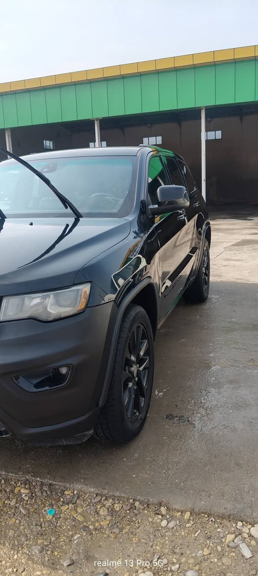 للبيع موديل 17 اصل ما معليه
رقم بصره بسمي 
السعر 200 وبيه مجال
***********
