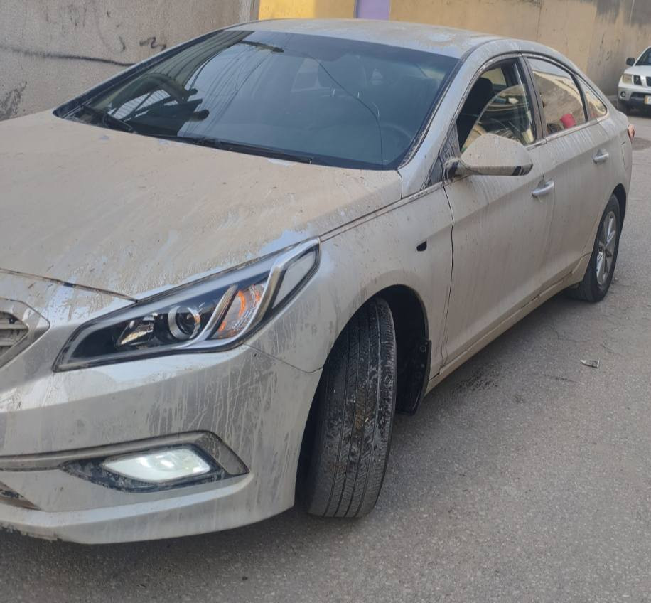 السلام عليكم من رخصة الادمن 
سوناتا موديل ١٧ اصل 
كفالة من الحادث 
موصفات الكوري نطام ايكو مانع انزلاق ترحيب مري بصمه جنطة و بصمه قبق البانزين وبصمه مانع الانزلاق 
تبريد شرط ثلج حداده طوبة 
زوج تايرات جدد 
بلنسبه للسعر ٥٠ وبيها مجال للشراي 
مكانها بصره 
متومة وجاهزة 
للتواصل ( ***********)
