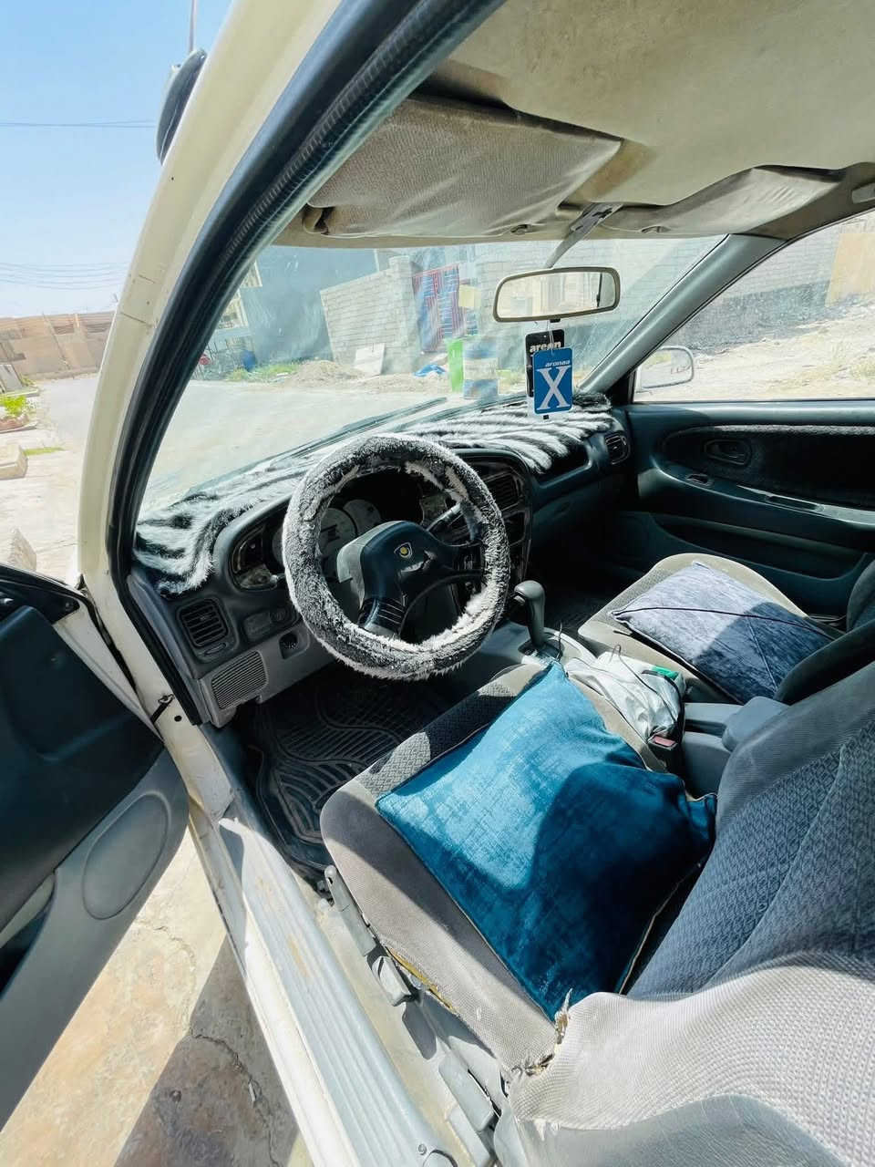 السلام عليكم 🔻
سيارة 🚙 بروتون ويرا -2004-رقم بغداد بأسمي سنوية لـ2027
تدفئة،تبريد ،كهربائية شغالة ، بيها شكم قطعه بسيطة صبغ ابيع حزام ، بـ40 ورقة وبيها مجال 
العنوان- صلاح الدين-قضاء الدور /***********
