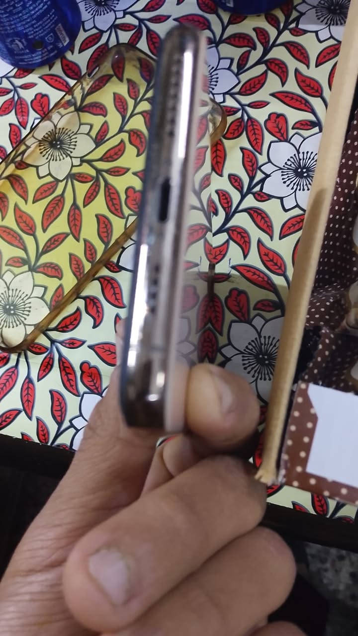 السلام عليكم ايفون اكس اس ماكس للبيع    مبدل فقط بطاريه ونوعيه اصليه ذاكرته 256 بطاريه 100 مبدله  ومثل مموضح كدامك نقطه بلشاشه كلش صغيزه ابد ممءثره ع لمس  شراي تفضل خاص


**إذا كنت صاحب هذا الإعلان وتريد حذفه لأي سبب، رجاءا أرسل رسالة إلى الدعم الفني**