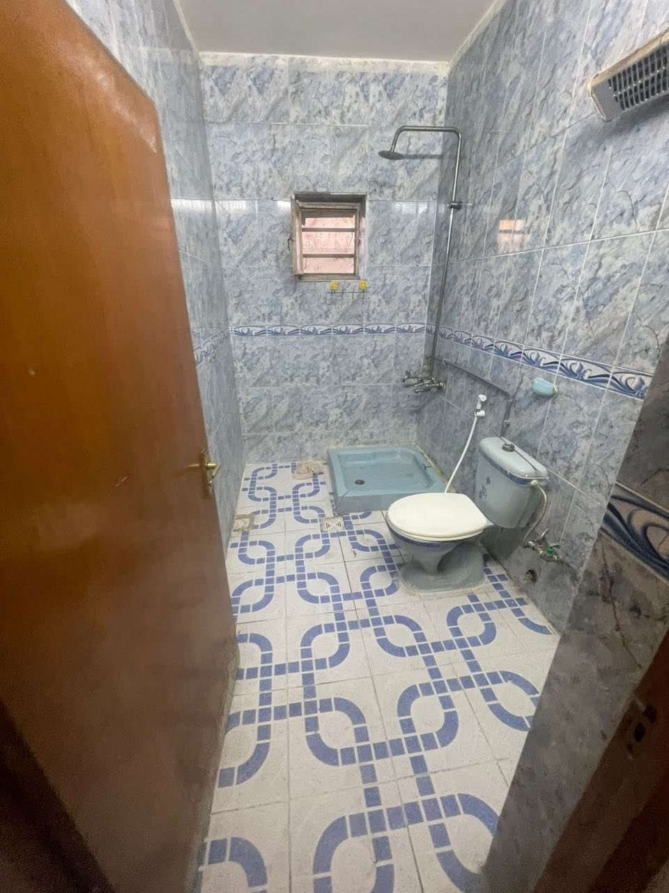 للإيجار في السيدية – بيت جاهز للسكن فوراً 🔥
📐 المساحة: 170 متر
✨ يحتوي البيت على 
✔️ 3 غرف نوم 
✔️ صالة
✔️ خدمات
✔️مطبخ 
✔️ كراج كبير يتسع لثلاث سيارات 🚗🚗🚗

🌿 بيت مرتب ومناسب للسكن العائلي، موقعه مميز وقريب من الأسواق والمدارس والخدمات اليومية.

💰 السعر: 900 الف 

للاستفسار واتساب

 ***********
***********
متوفر واتساب
