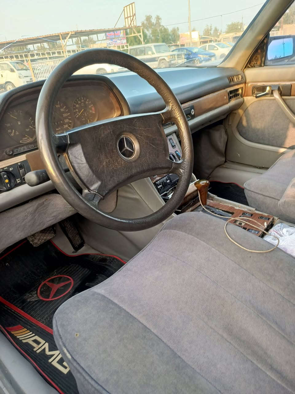 سلام عليكم مرسيدس جامبو موديل 89 بسمي سنويه لل 27 حداديه تايرات كله جديد محرك 3000 عنواني كربلاء سعره 50 وبيه مجالل  ***********
