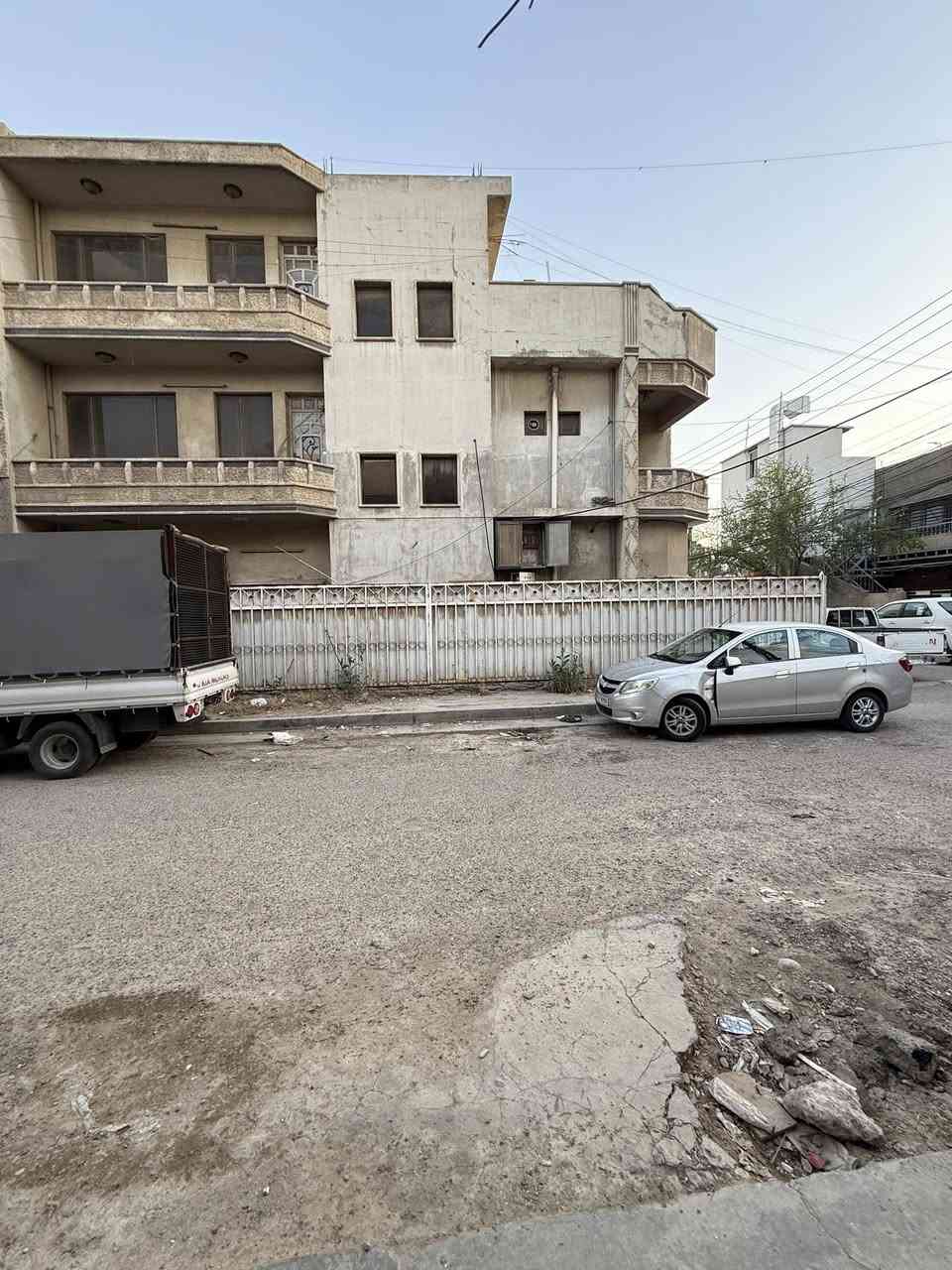 :
منطقة البلديات - شارع القدس

🏡 بيت للإيجار – فرصة مميزة

📐 المساحة: 75 متر

✨ تفاصيل البيت:

🔹 الطابق الأرضي:

🚗 كراج

🍽️ مطبخ

🛋️ هول

🏠 استقبال

🛏️ غرفة

🚿 حمامين

🔹 الطابق الثاني:

🛋️ صالة كبيرة

🛏️ غرفة نوم

🌤️ بلكونة

📍 مميزات البيت:

✅ موقع ممتاز وحيوي

✅ مسافة خطوات بسيطة على الشارع العام

✅ مجاور مطعم بيگ چكن

✅ قريب على الخدمات والأسواق

✅ هدوء وخصوصية عالية – ماكو بيت مقابل البيت

📞 للاستفسار والحجز: ***********

🏛️ ألهـادي للعقار والمقاولات…
